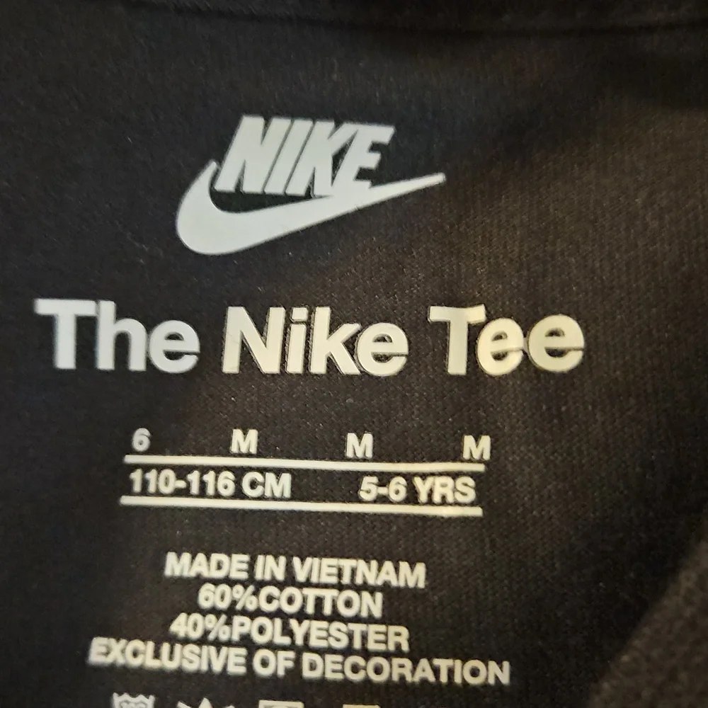 Nike Little Girls’ Sip Photo Graphic T-Shirt: BLACK: NEW WITH TAGS: SIZE 6